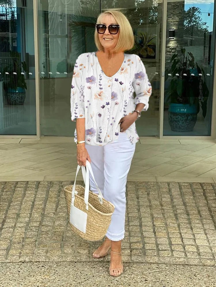 Bjørg | Blomstra bluse med avslappa eleganse